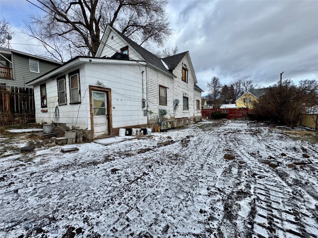 407 N Main St., Livingston MT 59047