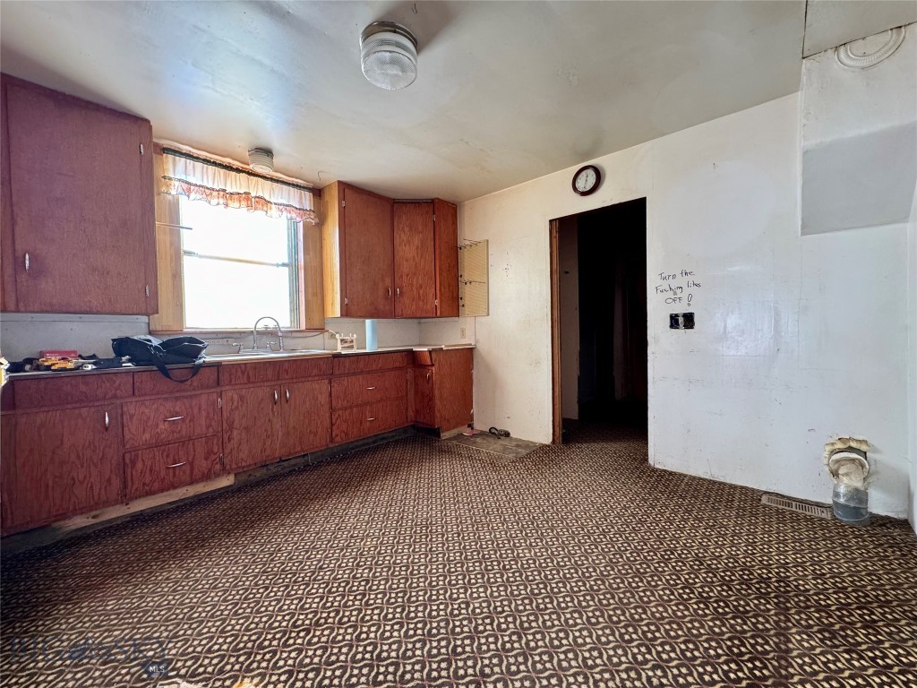 407 N Main St., Livingston MT 59047