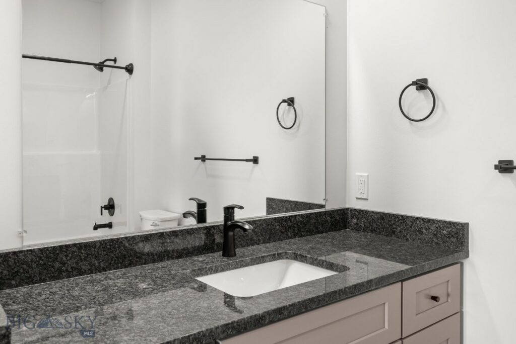 202 Fletching Unit B, Belgrade MT 59714