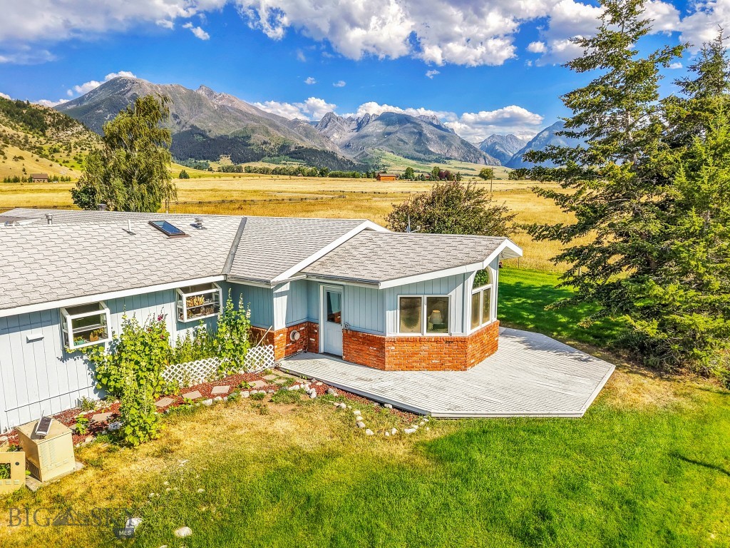 2851 E River Road, Livingston MT 59047