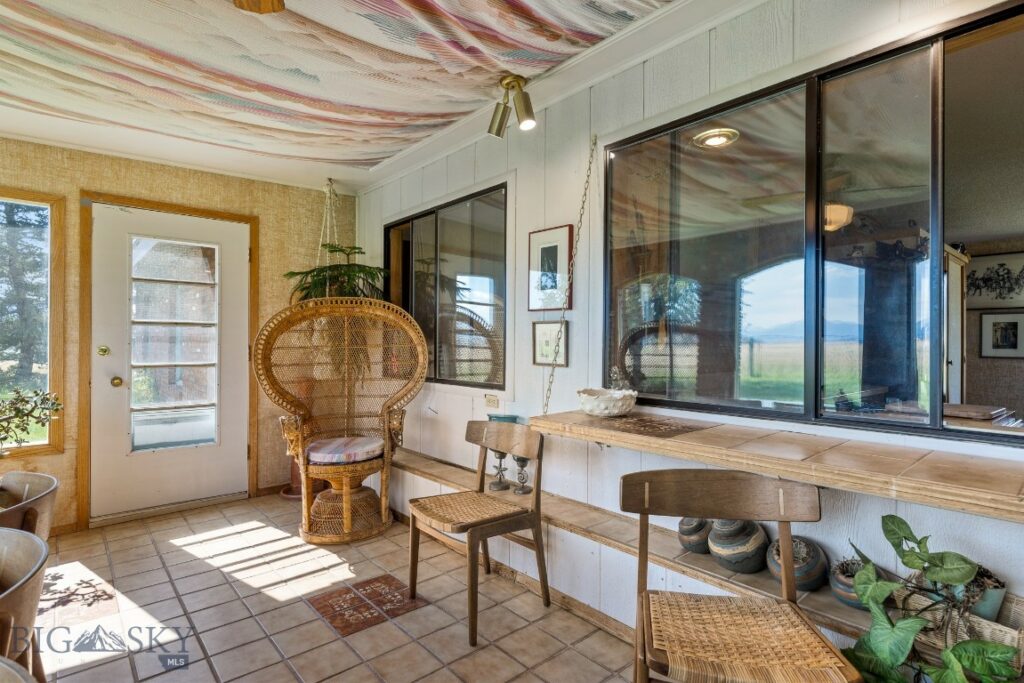 2851 E River Road, Livingston MT 59047