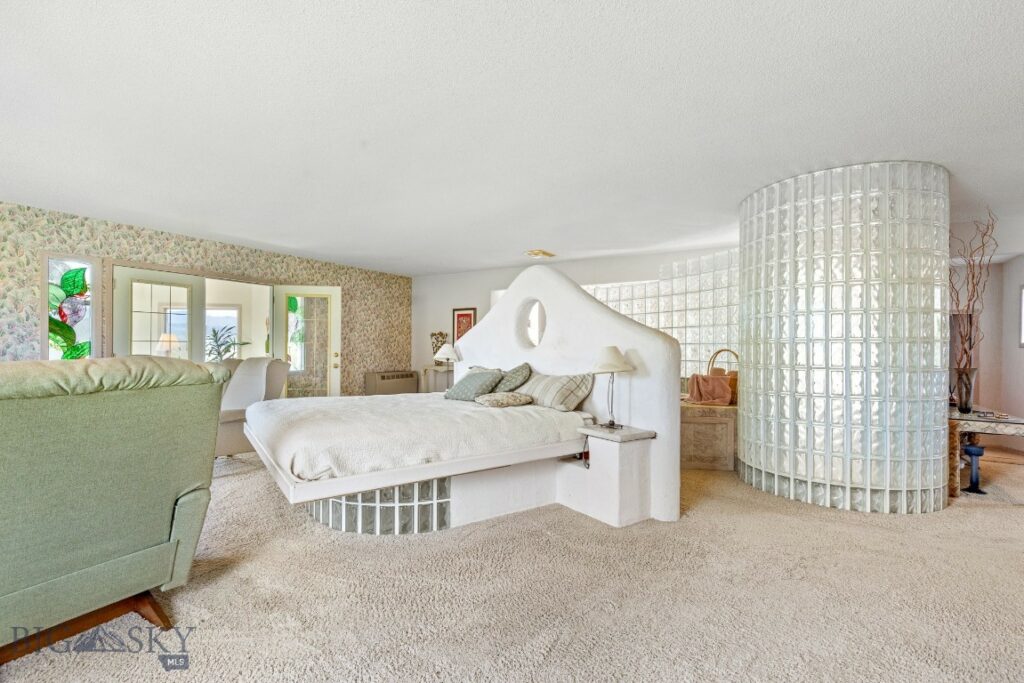 2851 E River Road, Livingston MT 59047