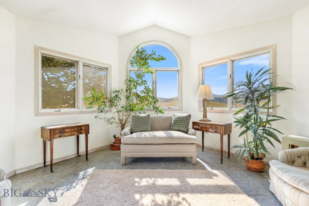 2851 E River Road, Livingston MT 59047