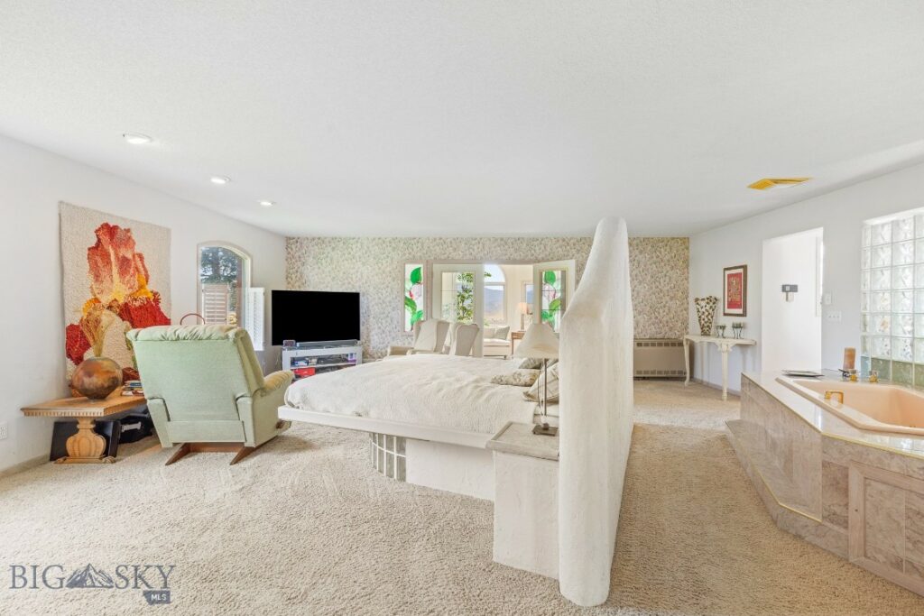 2851 E River Road, Livingston MT 59047