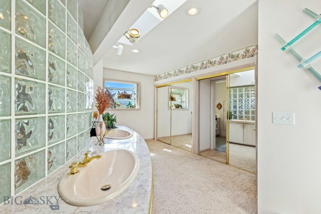 2851 E River Road, Livingston MT 59047