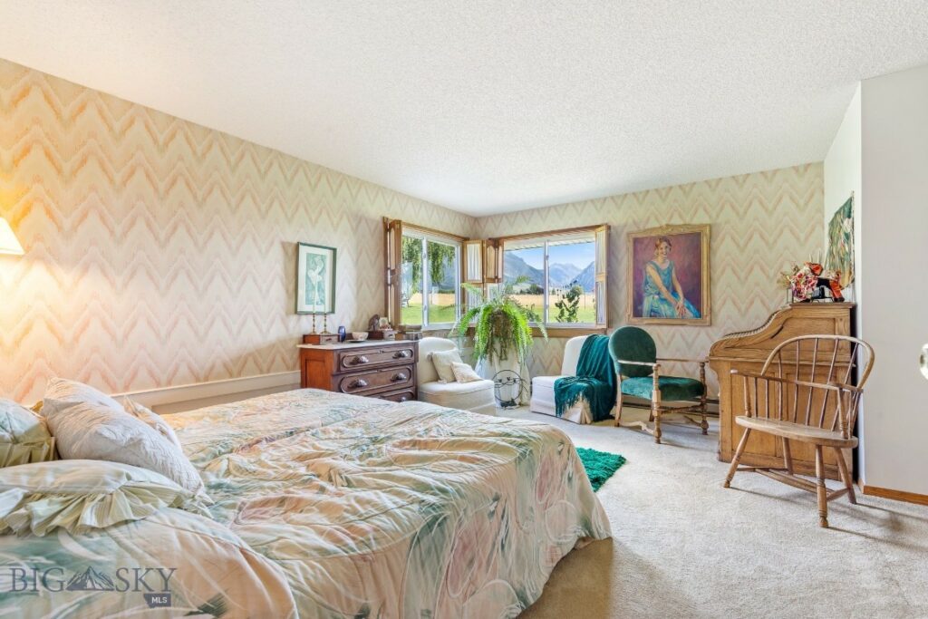 2851 E River Road, Livingston MT 59047