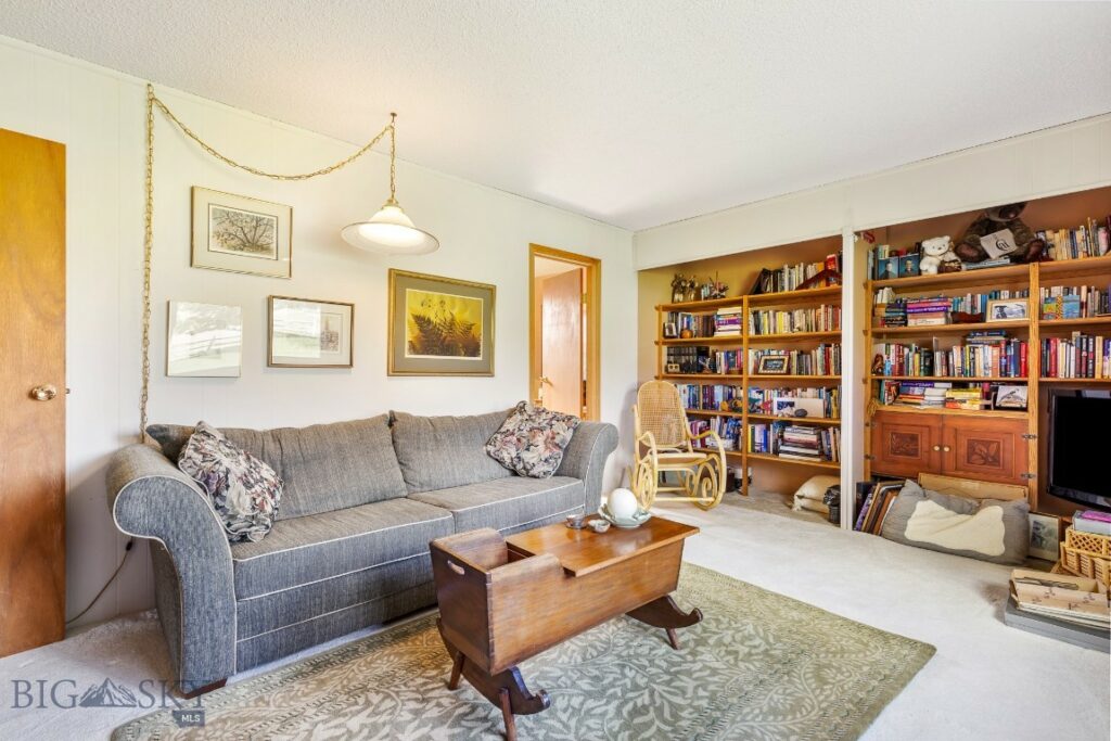 2851 E River Road, Livingston MT 59047