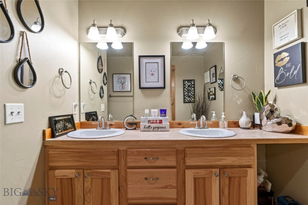 201 E Magnolia Drive, Belgrade MT 59714