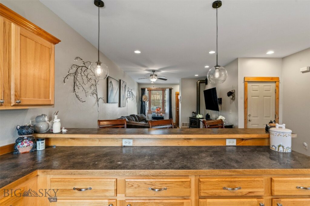 201 E Magnolia Drive, Belgrade MT 59714