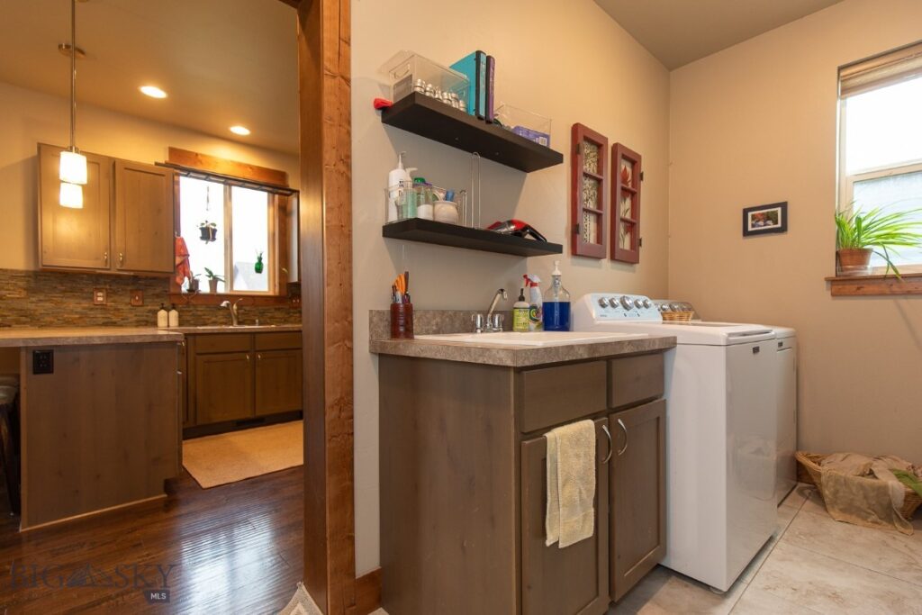 1005 Las Campanas, Belgrade MT 59714