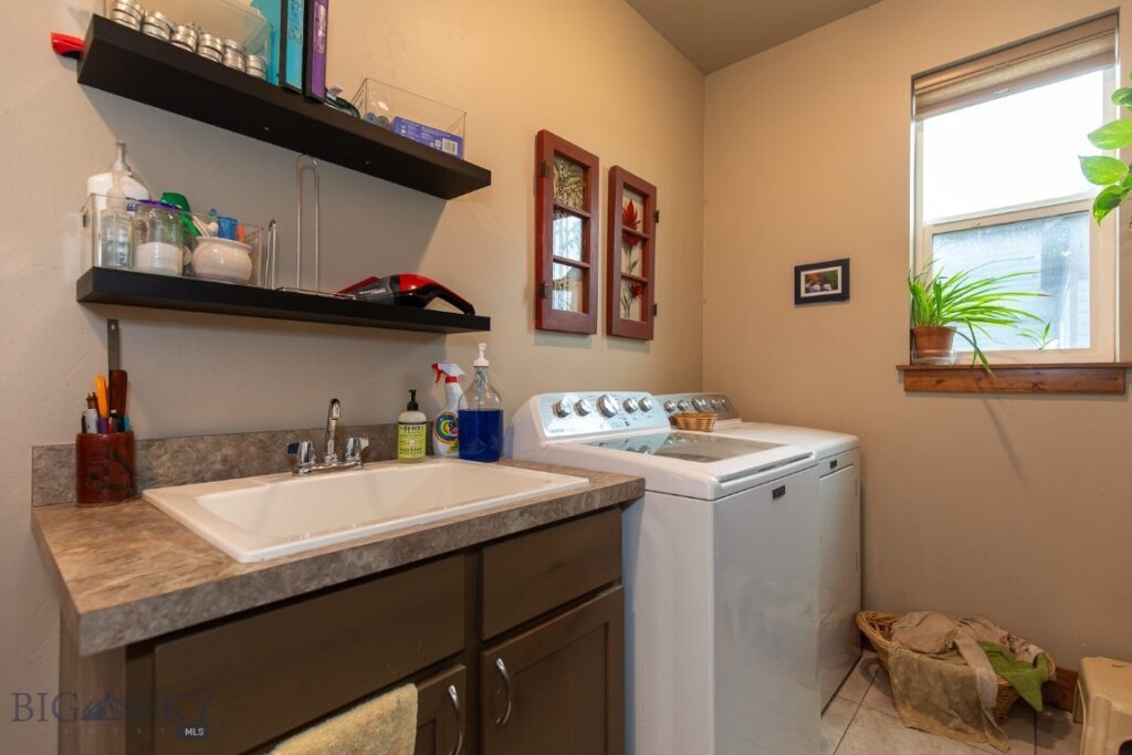 1005 Las Campanas, Belgrade MT 59714