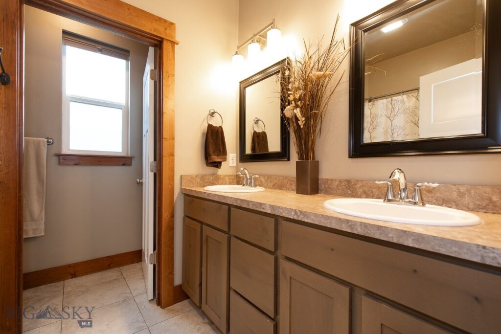 1005 Las Campanas, Belgrade MT 59714