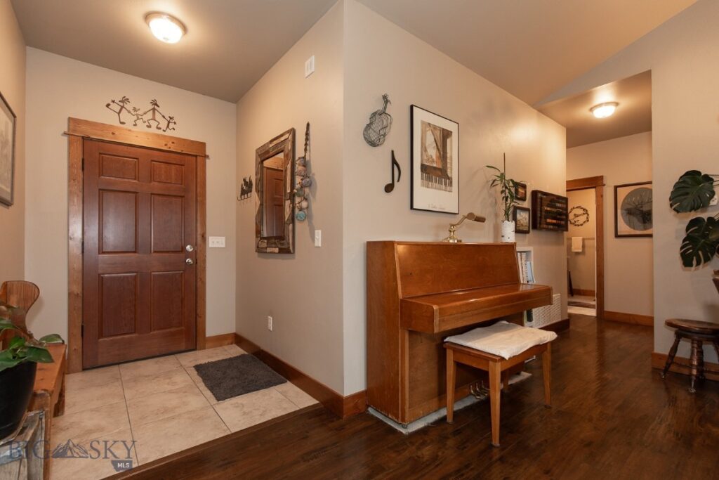 1005 Las Campanas, Belgrade MT 59714