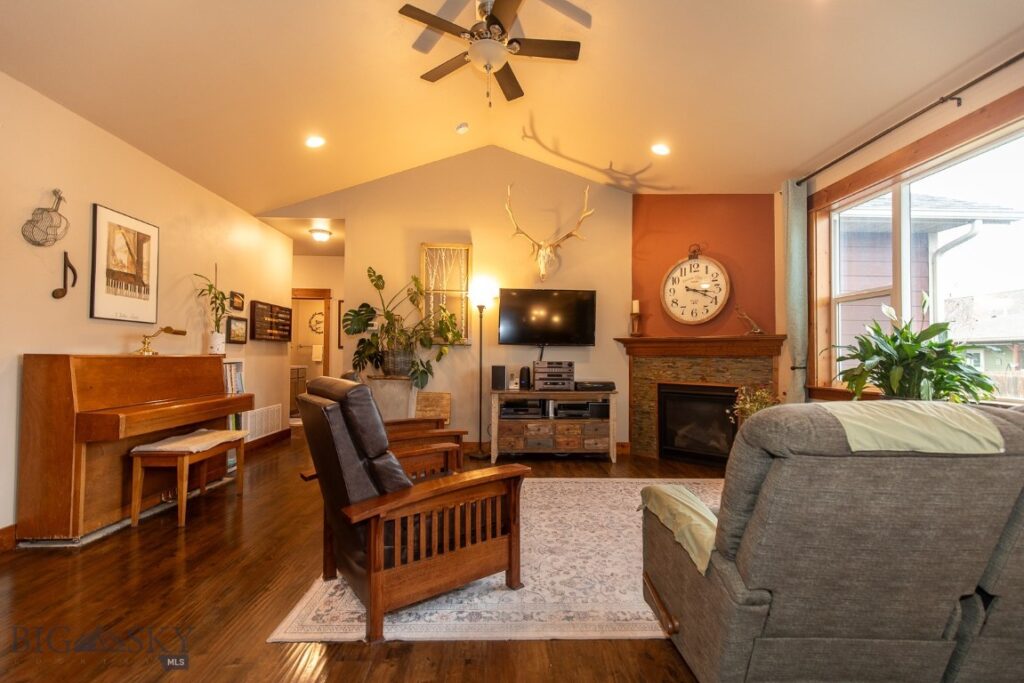 1005 Las Campanas, Belgrade MT 59714