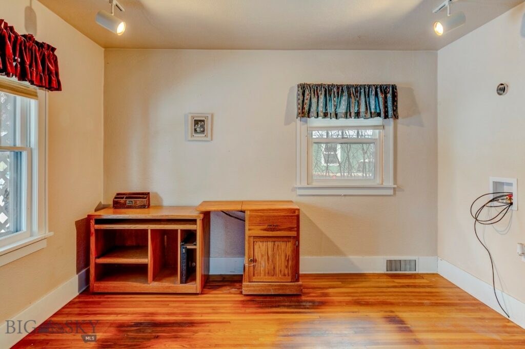 810 W Lewis Street, Livingston MT 59047