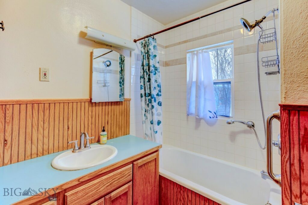 810 W Lewis Street, Livingston MT 59047