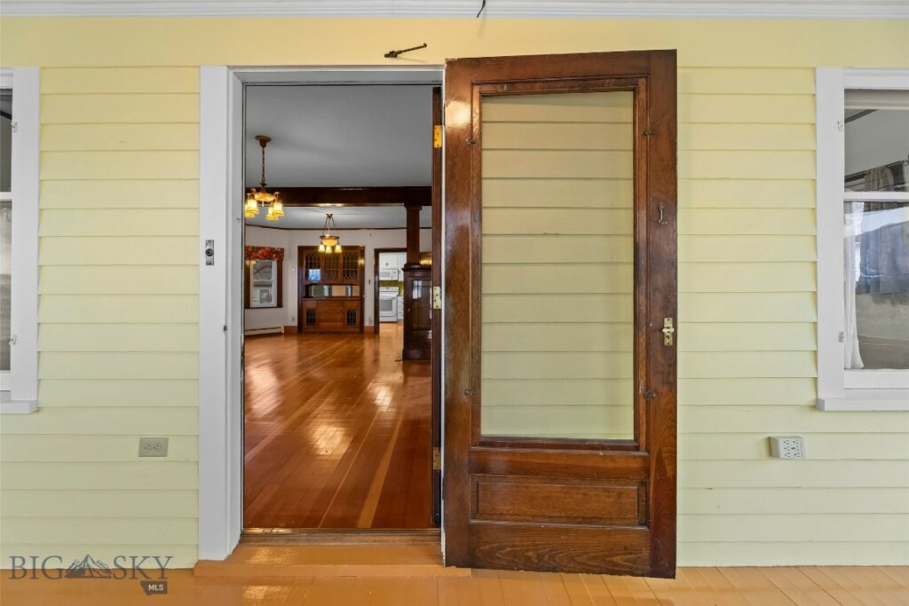 405 N C Street, Livingston MT 59047