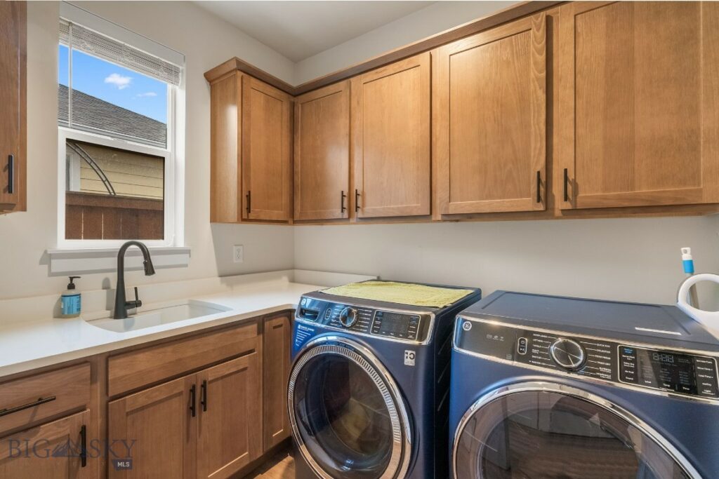 1516 Deadwood Loop, Belgrade MT 59714