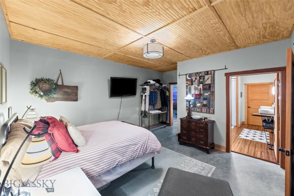 105 S 5th Street, Livingston MT 59047