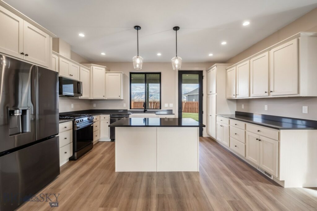 2215 Oriole Drive, Belgrade MT 59714