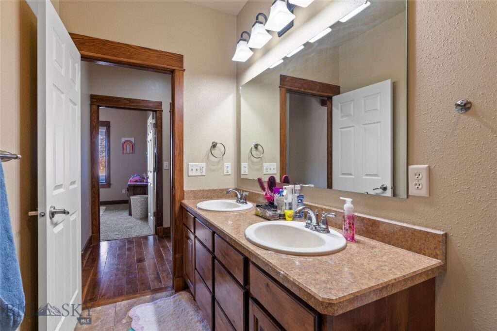 311 Cedar Wood, Bozeman MT 59718