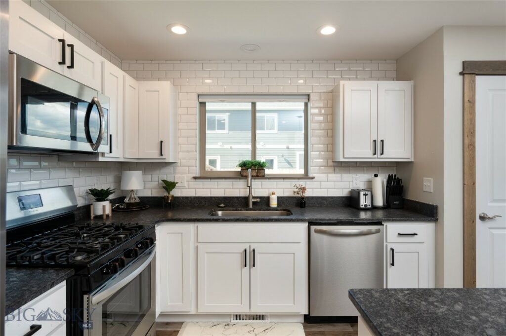 2001 Klaus Avenue, Belgrade MT 59714