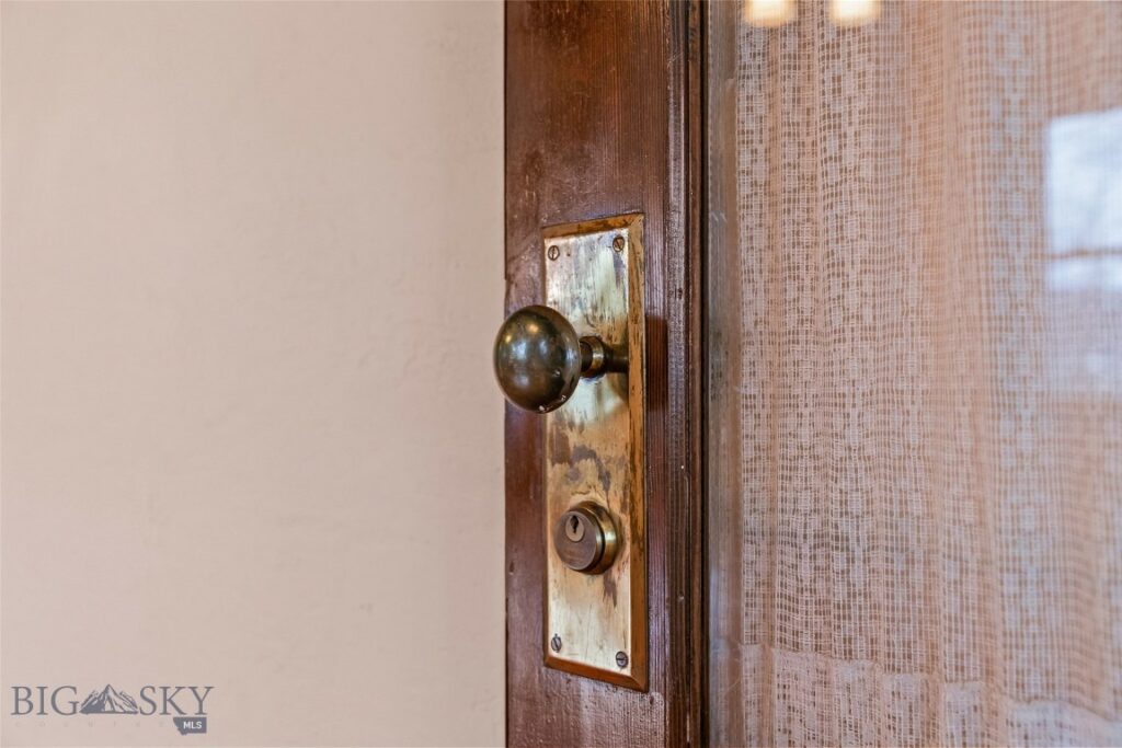 405 N C Street, Livingston MT 59047