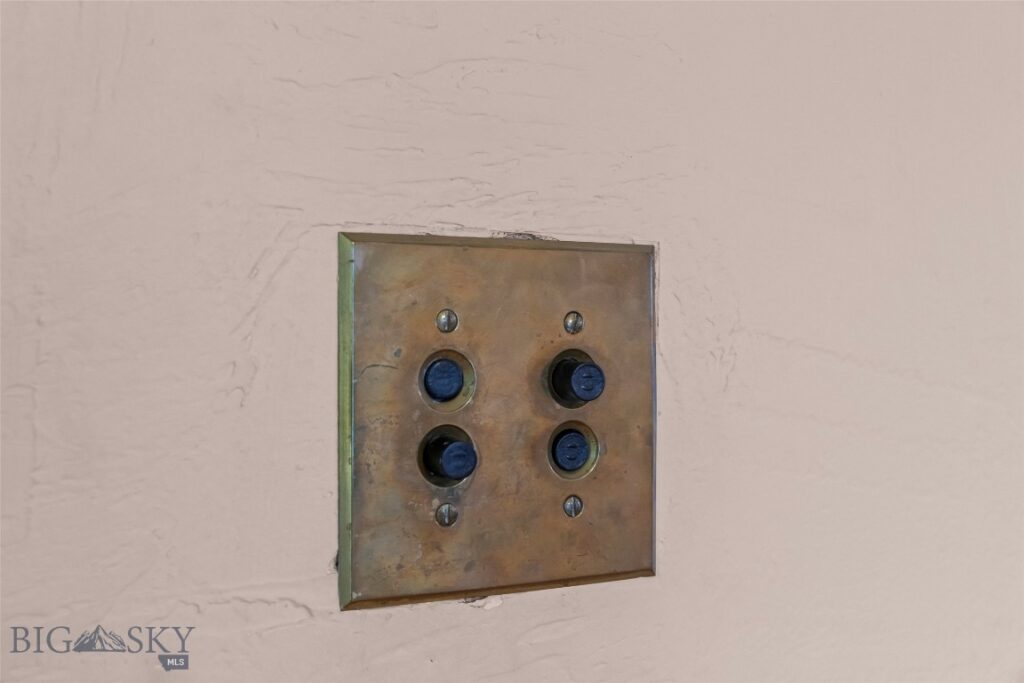 405 N C Street, Livingston MT 59047