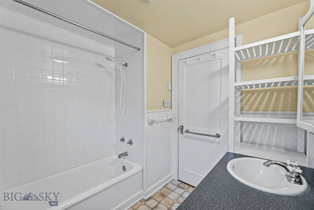 405 N C Street, Livingston MT 59047