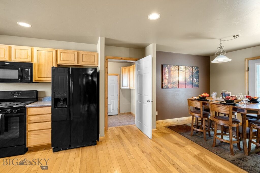 375 Mactavish Lane, Belgrade MT 59714