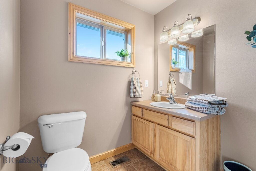 375 Mactavish Lane, Belgrade MT 59714