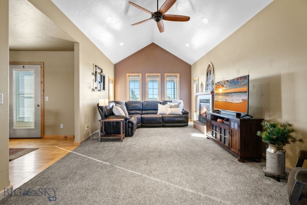 375 Mactavish Lane, Belgrade MT 59714