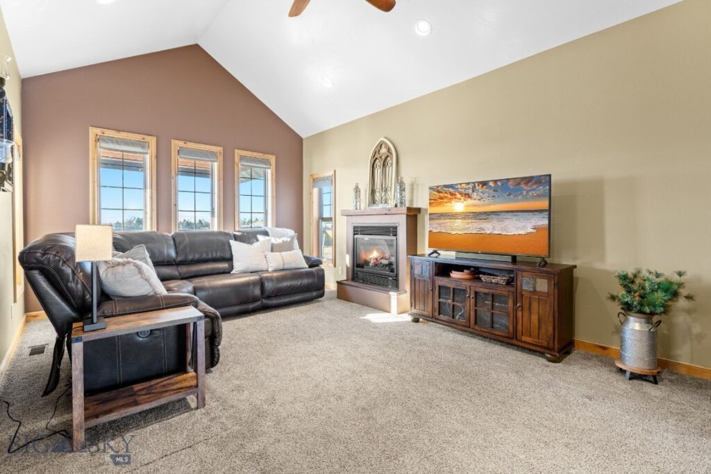 375 Mactavish Lane, Belgrade MT 59714