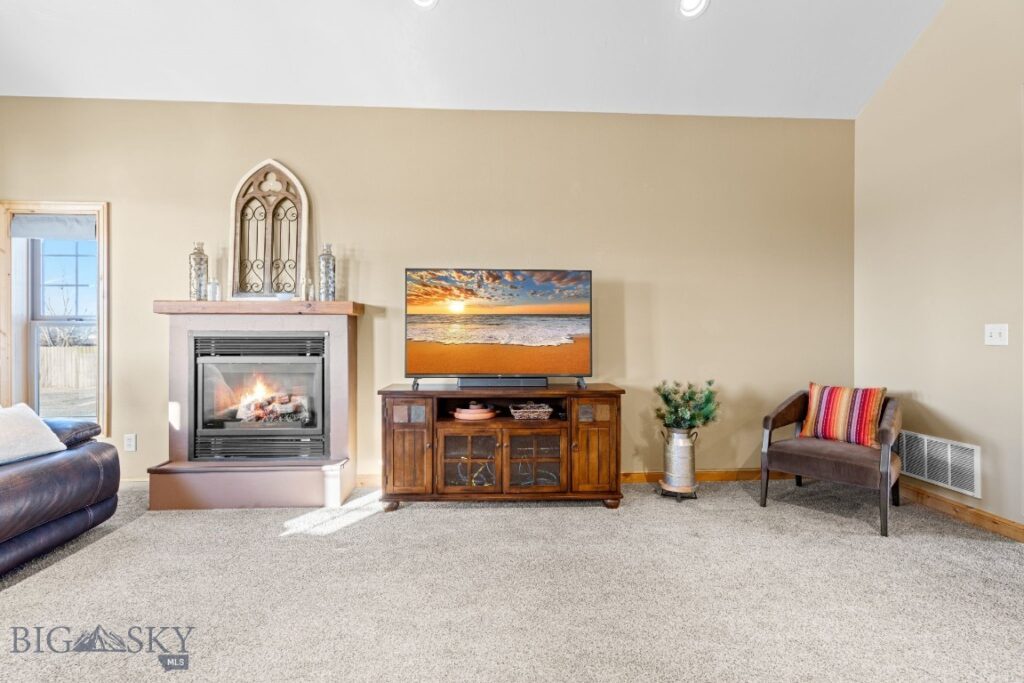 375 Mactavish Lane, Belgrade MT 59714