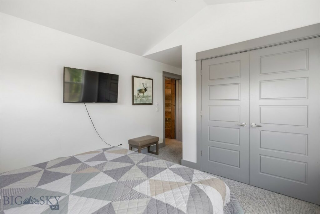 26 Locomotive Loop, Bozeman MT 59718