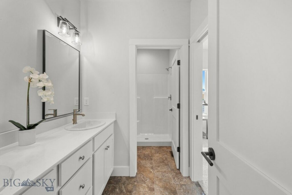 1112 Falcon Ridge Boulevard, Belgrade MT 59714