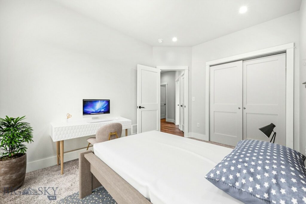 1112 Falcon Ridge Boulevard, Belgrade MT 59714