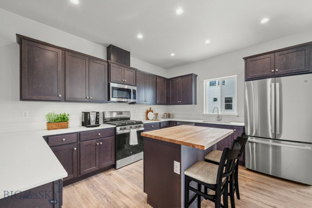 1112 Falcon Ridge Boulevard, Belgrade MT 59714