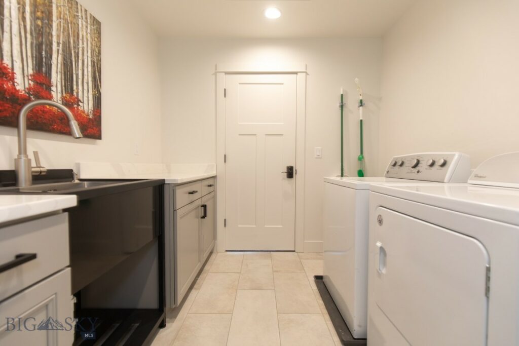 610 Spaniel Lane, Belgrade MT 59714