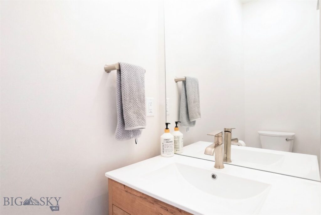 18 Arrow Peak Court, Bozeman MT 59718