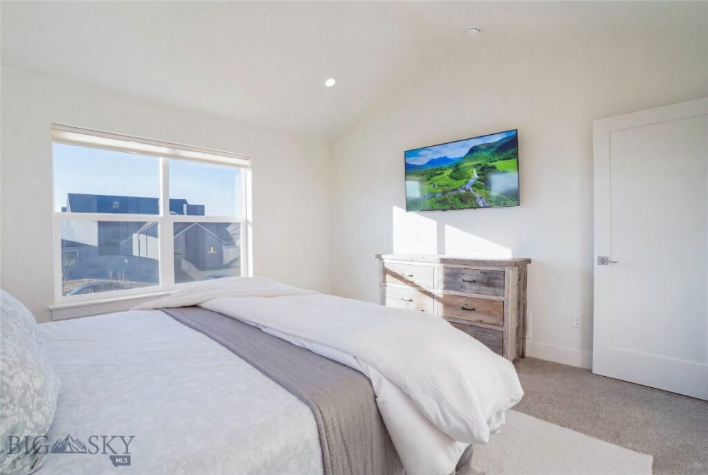 18 Arrow Peak Court, Bozeman MT 59718