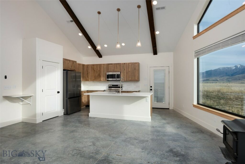 138 Inverness, Livingston MT 59047