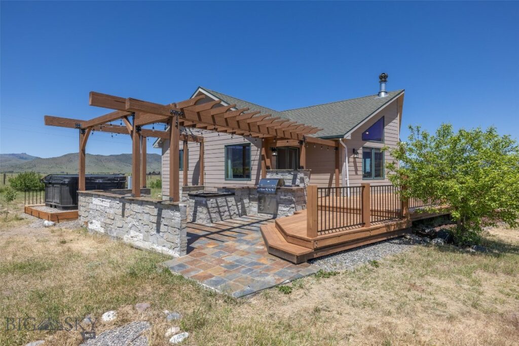 138 Inverness, Livingston MT 59047