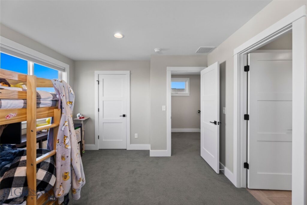 196 Arrow Peak Court, Bozeman MT 59718