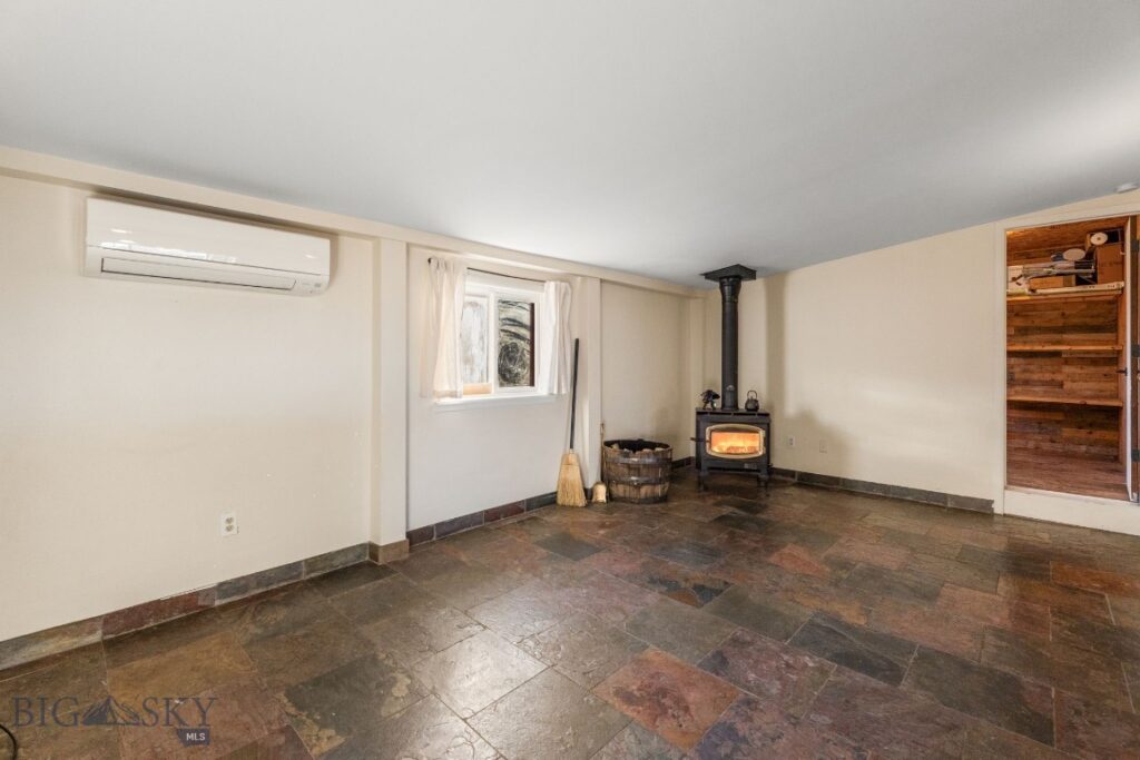 92 E Rosebud Avenue, Belgrade MT 59714