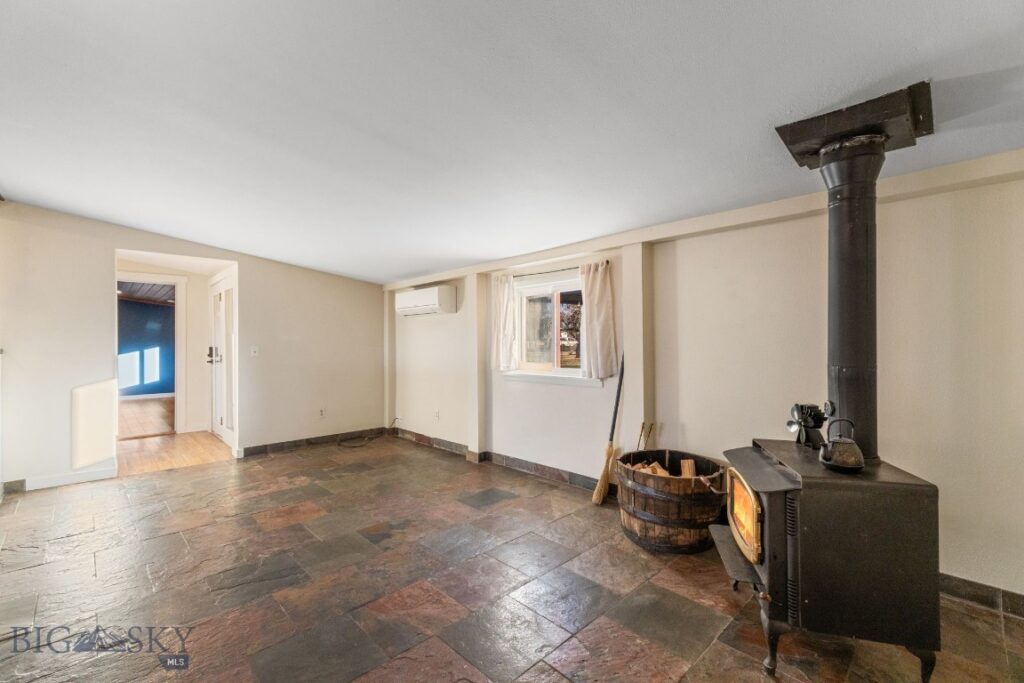 92 E Rosebud Avenue, Belgrade MT 59714