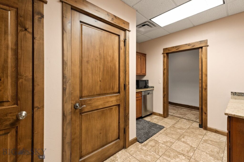 1940 W Dickerson, Bozeman MT 59718