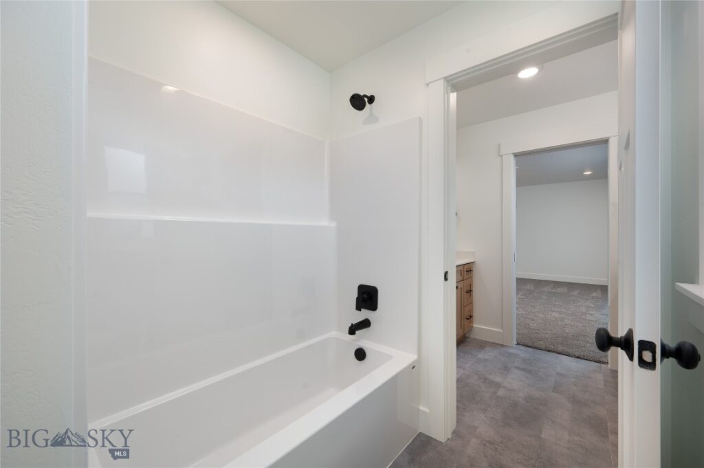 500 Lacey Lane, Belgrade MT 59714