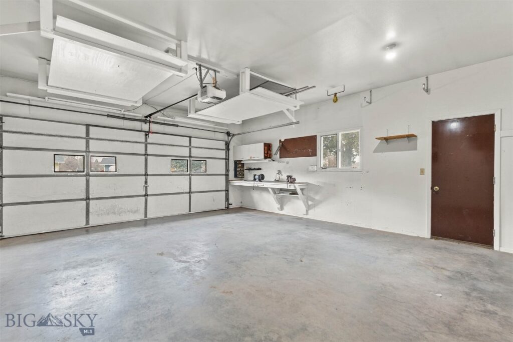 605 Robin Lane, Livingston MT 59047