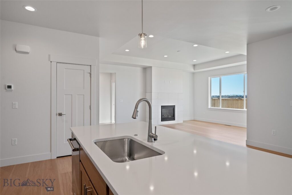 1542 Belle Starr Drive, Belgrade MT 59714